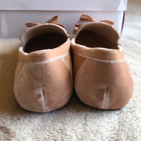 🎀 Velvet Moccasins with Grosgrain Bow 🎀 - Picture 6 of 12